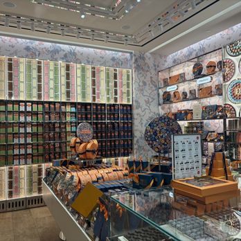 Venchi - Chocolatiers & Shops Near Me - Costa Mesa, California
