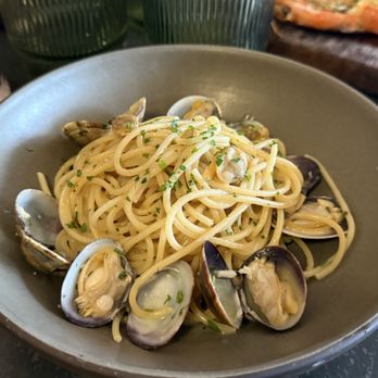 Stecca Taverna - Spaghetti vongole - Italian Near Me - Hermosa Beach, California