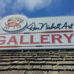 Don Nisbett's Crew House Gallery - Main sign