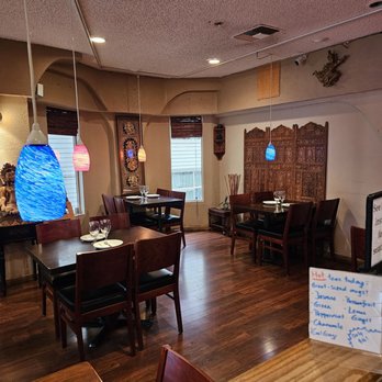Bahn Thai Restaurant - Inside - Thai Near Me - Seattle, Washington Bahn Thai Restaurant - Inside - Thai Near Me - Seattle, Washington