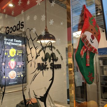 Mr. Sun Tea - I like the festive snowflakes and stocking! - Bubble Tea Near Me - Markham, Ontario