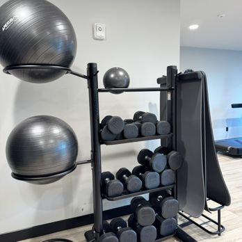 Moxy - Fitness Center equipment - Hotels Near Me - Atlanta, Georgia Moxy - Fitness Center equipment - Hotels Near Me - Atlanta, Georgia