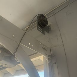 A pic of the worn out pulley system.