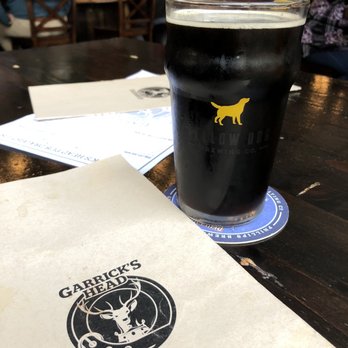 Garrick's Head Pub - Shake A Paw Smoked Porter from Yellow Dog Brewing - Pubs Near Me - Victoria, British Columbia