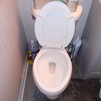 Touchdown Cleaning - Toilet clean - Home Cleaning Near Me Touchdown Cleaning - Toilet clean - Home Cleaning Near Me