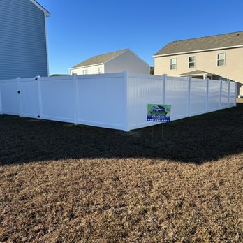 843 Fence Company - Beautiful White Vinyl Privacy Fence - Fences & Gates Near Me 843 Fence Company - Beautiful White Vinyl Privacy Fence - Fences & Gates Near Me