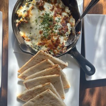 Bunker Hill American Taproom - Spinach Artichoke Dip (10/10) - Bars Near Me - Wantagh, New York Bunker Hill American Taproom - Spinach Artichoke Dip (10/10) - Bars Near Me - Wantagh, New York