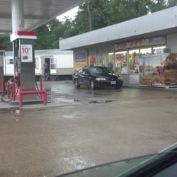 State Line Conoco - Store Front