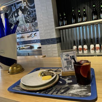 Chao Pescao - Oysters and sangria - Seafood Near Me - Barcelona, B