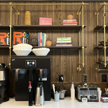 The Hoxton - Coffee shop near lobby - Hotels Near Me - Portland, Oregon The Hoxton - Coffee shop near lobby - Hotels Near Me - Portland, Oregon