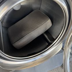 PUR Laundry Laundromat - A DIRTY NASTY stained cushion that was placed in my washer that I PAID for.