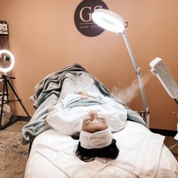 Glow Studio - European Facial