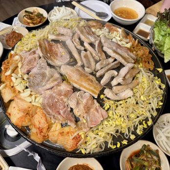 Tong Sam Gyup Goo Yi - What a good looking family style meal right? - Korean Near Me - Flushing, New York