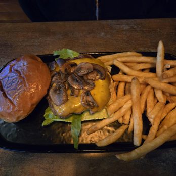 D.C. Cobb's - Build your own with bison, mushrooms and cheddar - Burgers Near Me - East Dundee, Illinois