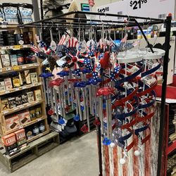 Lowe's Home Improvement - Chimes