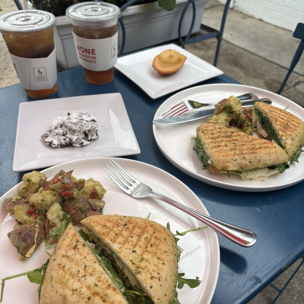 Le Bon Cafe - Coffee & Tea Near Me - Washington, DC, District of Columbia Le Bon Cafe - Coffee & Tea Near Me - Washington, DC, District of Columbia