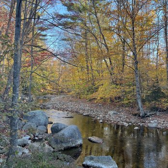 Inn 32 - River behind the Inn - Hotels Near Me - North Woodstock, New Hampshire Inn 32 - River behind the Inn - Hotels Near Me - North Woodstock, New Hampshire