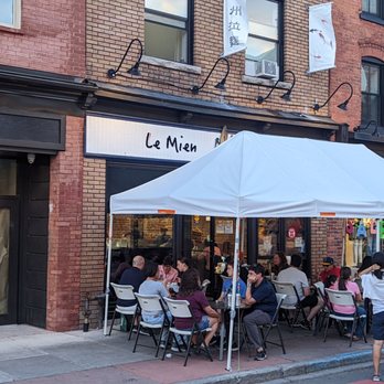 Le Mien Craft Noodle - Outdoor eatery - Chinese Near Me - Ottawa, Ontario Le Mien Craft Noodle - Outdoor eatery - Chinese Near Me - Ottawa, Ontario