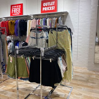 Forever 21 - Women's Clothing Near Me - Norridge, Illinois