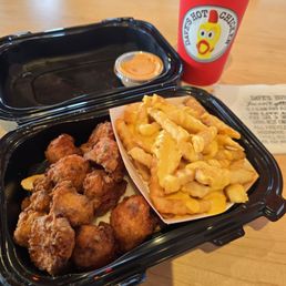 Cauliflower bites with cheese fries Cauliflower bites with cheese fries