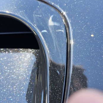 Silverlake Speedwash - Scratches on my hood scoop looks smugged cause I used my figure to rub it first see if it something else but  it's definitely scratched - Car Wash Near Me - Los Angeles, California