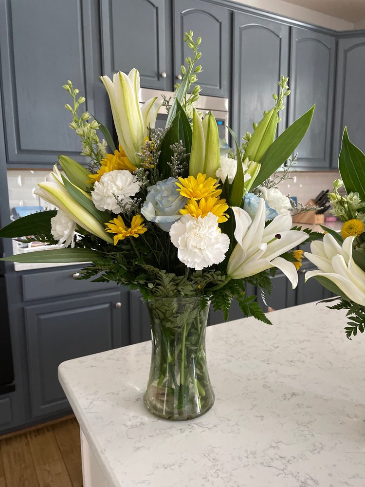 THE WARRENTON FLORIST Updated July 2024 42 Photos & 20 Reviews