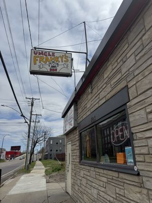 Uncle Franky's by null