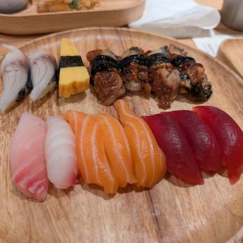 Akino - Mackerel, Tamago, Unagi, Salmon and Tuna - Sushi Bars Near Me - Flushing, New York