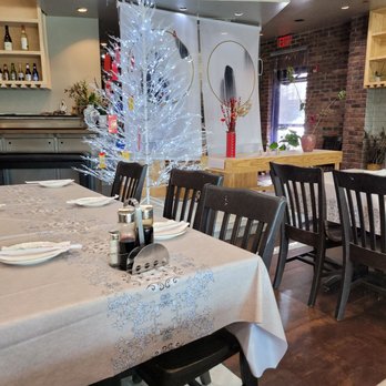 China Queen - Decor - Chinese Near Me - Carrollton, Texas