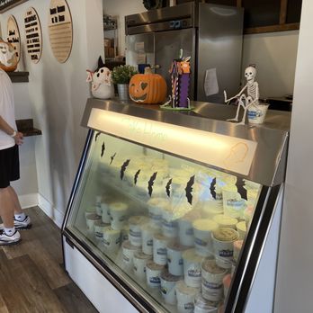 The Meadows Original Frozen Custard - Lots of quarts to take home! - Ice Cream & Frozen Yogurt Near Me - Williamsburg, Virginia