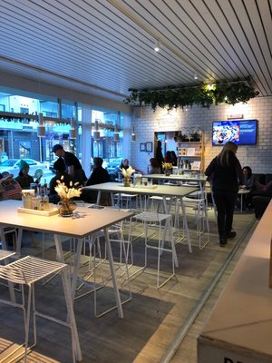 Cafe & Bar 21 by null