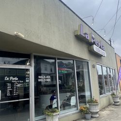 La Perla Nails & Spa - Front exterior