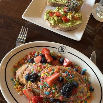 Bosscat Kitchen & Libations - Fruity pebble French toast and avocado toast - New American Near Me - Houston, Texas