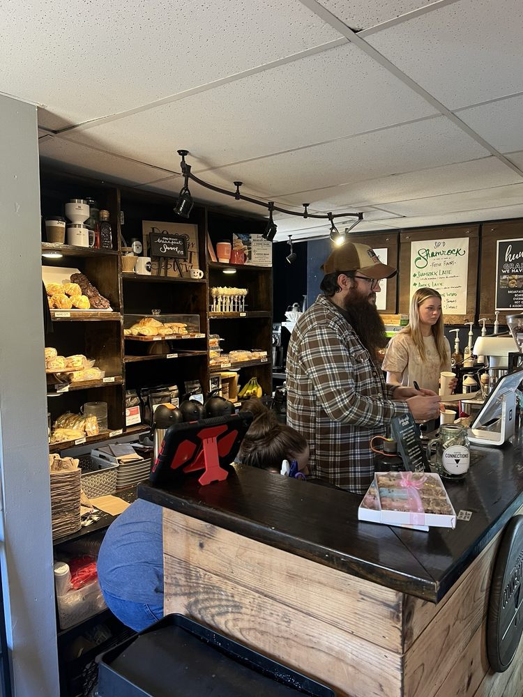 COFFEE CONNECTIONS OF HILLIARD Updated September 2024 195 Photos & 160 Reviews 4004 Main