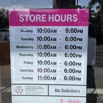 T-MOBILE - Updated January 2025 - 16 Photos - 3040 E 9th St 