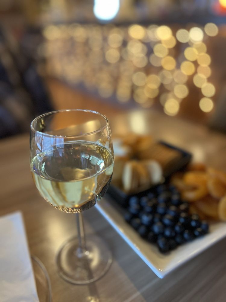 Lake Creek Winery - vineyard in Marthasville, MO