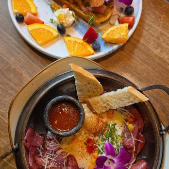 Escape 360 - Eggs, Turkey Sausage & Bacon + Salmon Avocado Toast - Cafes Near Me - McKinney, Texas