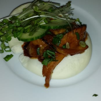 Oiistar - Pork Belly Bun - Asian Fusion Near Me - Chicago, Illinois