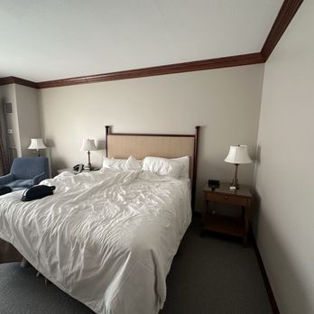 The Osthoff Resort - Bedroom - Resorts Near Me - Elkhart Lake, Wisconsin The Osthoff Resort - Bedroom - Resorts Near Me - Elkhart Lake, Wisconsin