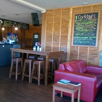 The Fat Duck Gastropub - Nice open bar area with ample seating - Gastropubs Near Me - Te Anau, STL