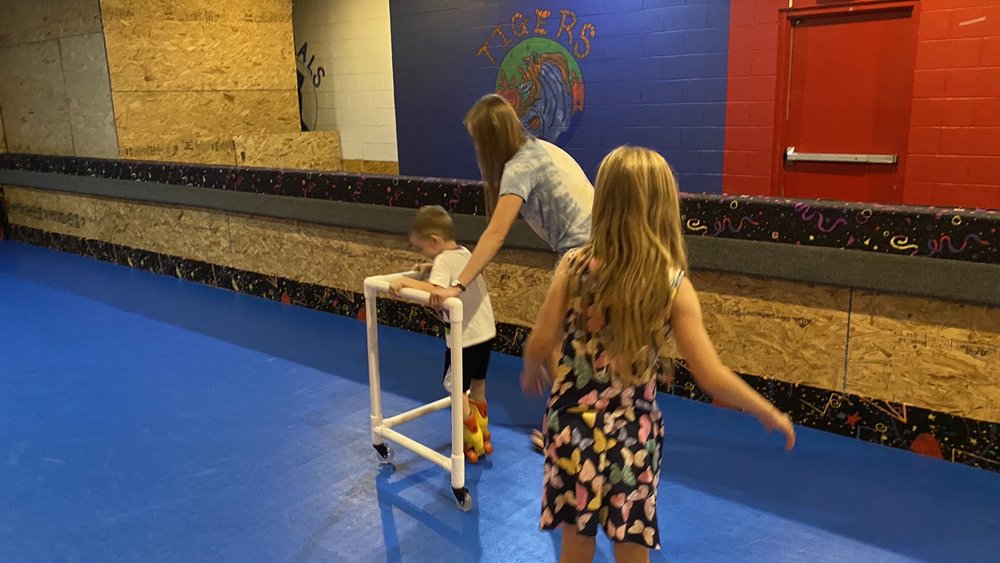 Social spots from Green Vly Bowling Billard & Indoor Mini Golf Ctr