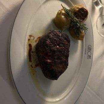 Gibsons Italia - 14 Ounce Gibson's Prime Angus Filet Mignon - Steakhouses Near Me - Chicago, Illinois