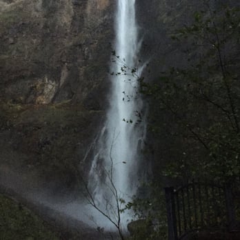 Multnomah Falls - View from the bridge - Hiking Near Me - Bridal Veil, Oregon Multnomah Falls - View from the bridge - Hiking Near Me - Bridal Veil, Oregon