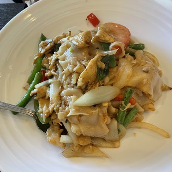 Vanda Thai - Drunken Noodles - Thai Near Me - Walnut Creek, California