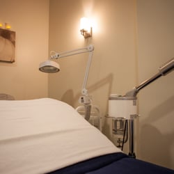 Hand & Stone Massage and Facial Spa - Thornhill