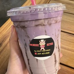 Ube chai with oat milk. 10000/10! Ube chai with oat milk. 10000/10!