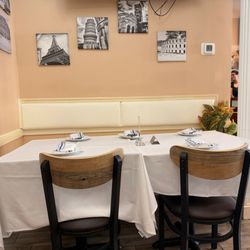 Mazza Mediterranean - Dining room