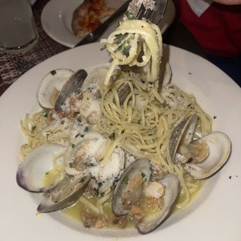 Trattoria 35 - Linguini with clam sauce - Pizza Near Me - Bayside, New York Trattoria 35 - Linguini with clam sauce - Pizza Near Me - Bayside, New York