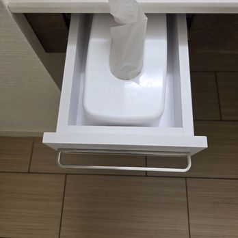 Hampton Inn Mount Dora - I looked for tissues, and finally found them inside the bathroom vanity - Hotels Near Me - Mount Dora, Florida