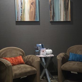 MassageLuXe - Nice decor in the Waiting Room - Massage Near Me - St. Louis, Missouri